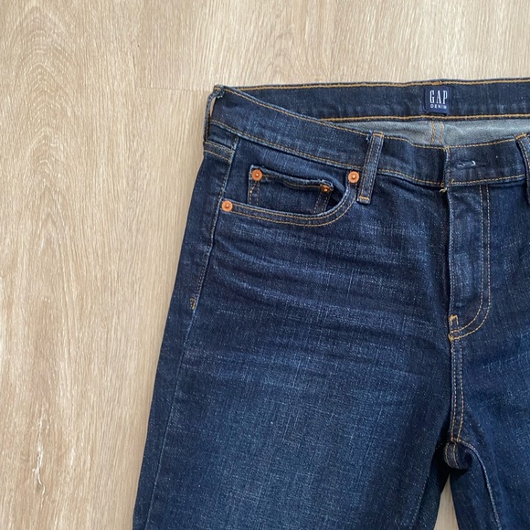 Gap straight leg dark wash denim jeans size 30. High waisted - Picture 3 of 3